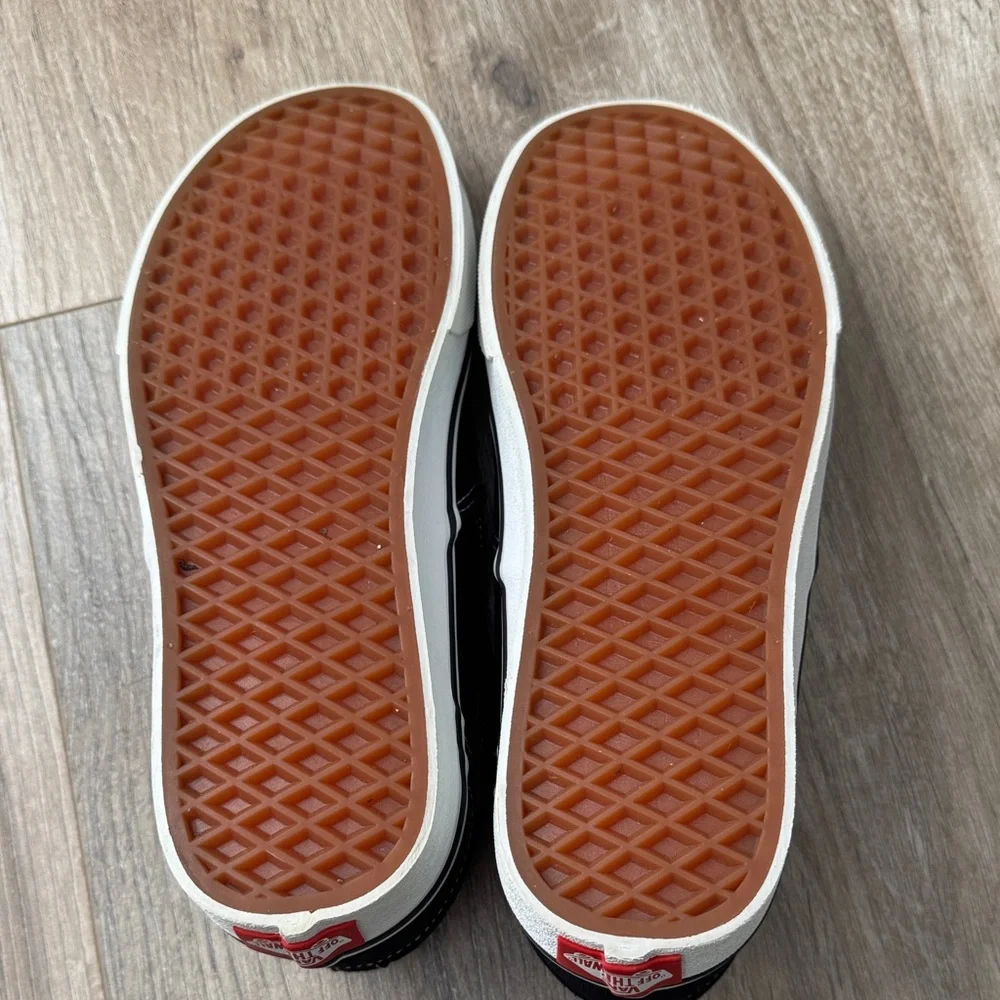 Vans Men's Black and White Asher Slip-On Shoes Size 8.5